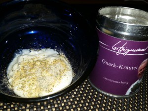 Quark-Kräuter auf Joghurt